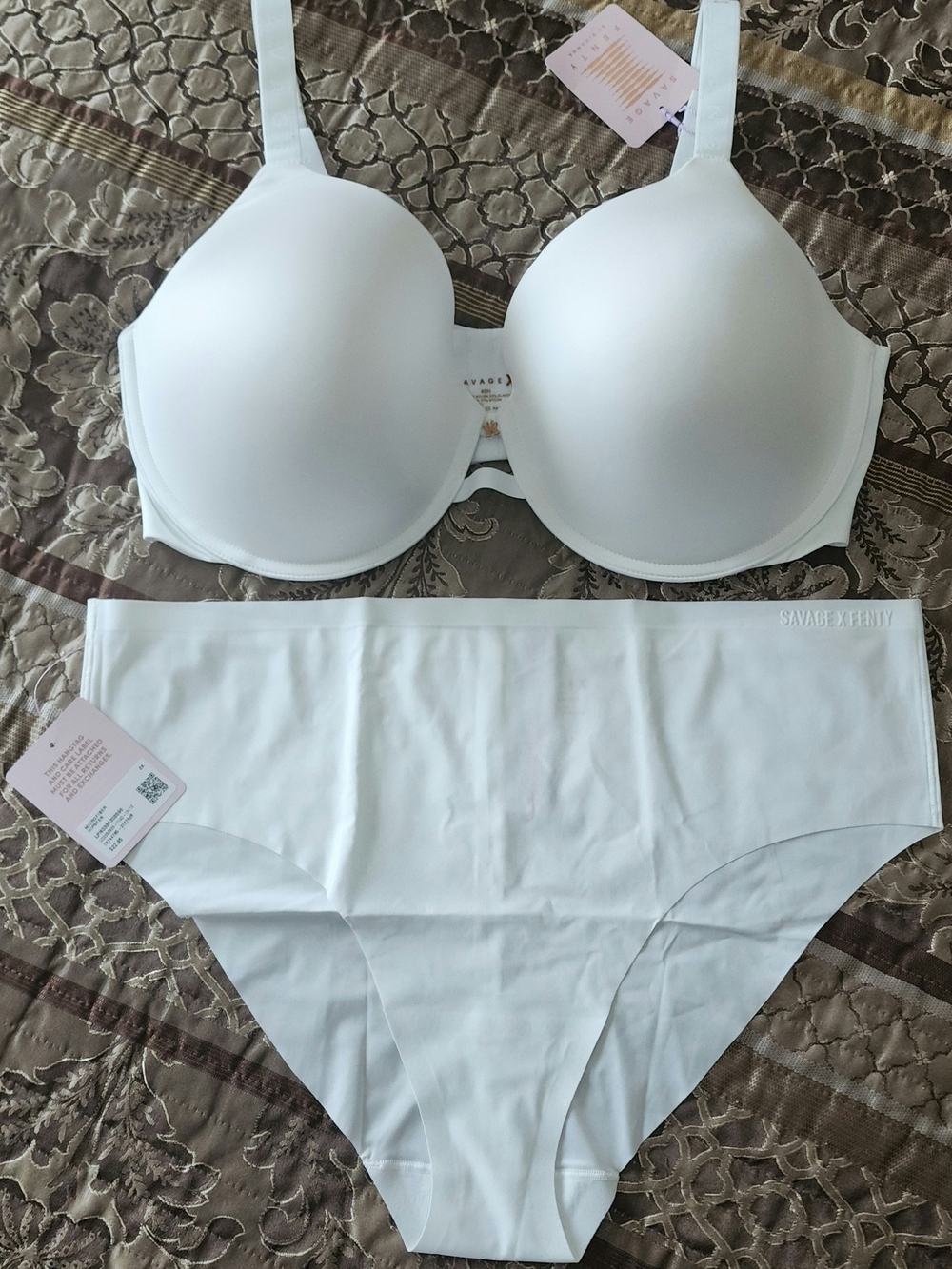 Savage X Fenty Smooth White Seamless Bra & Brief Set 40H/2X